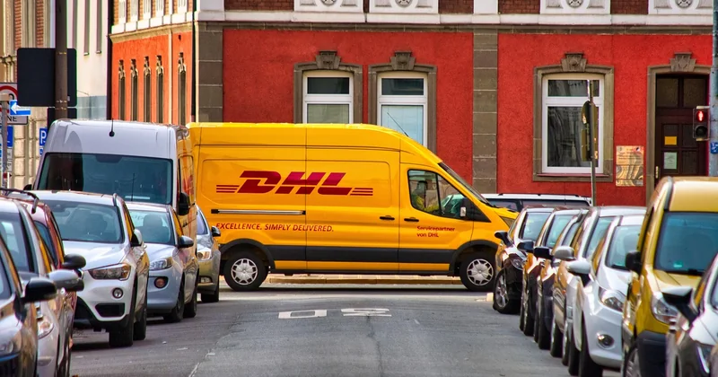 Avis de passage recommandé et colis : les délais à connaître